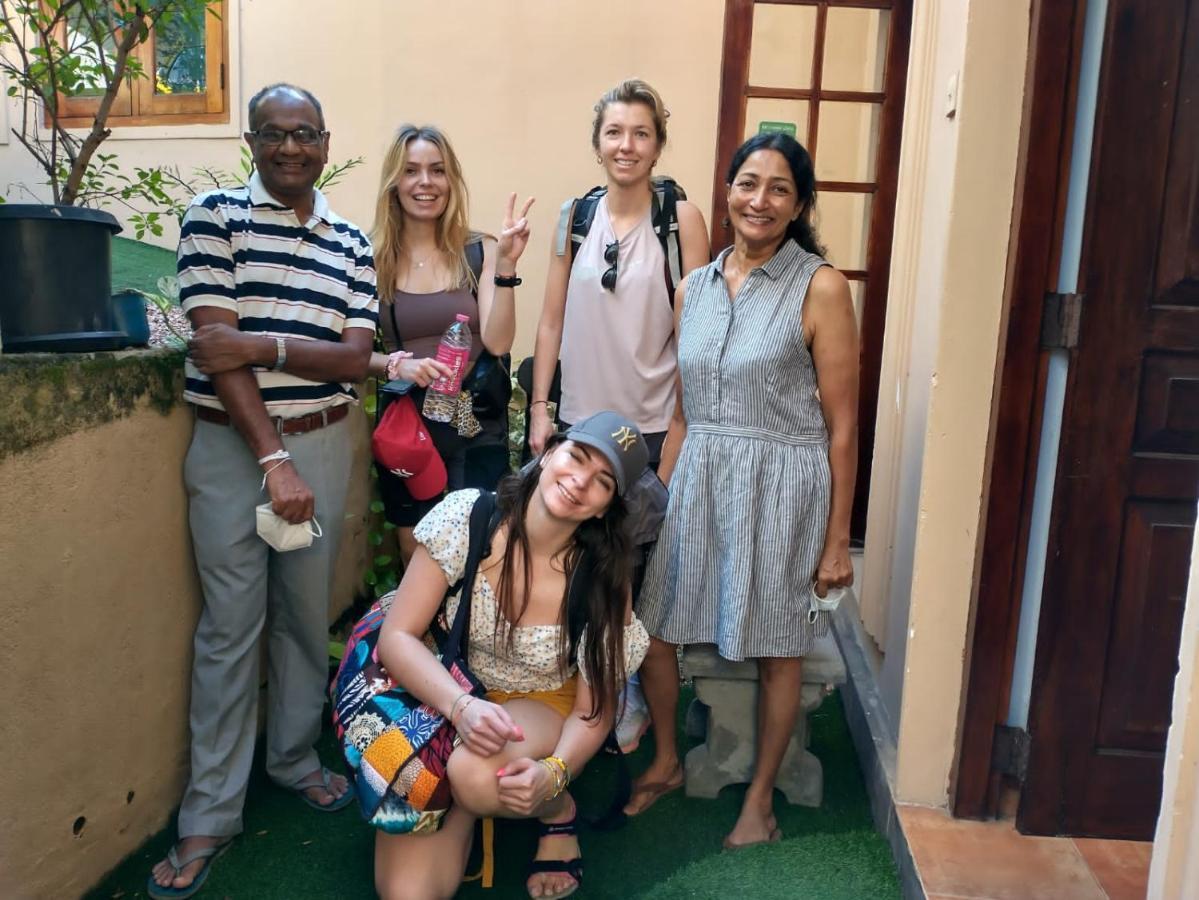 Lady Gordons Homestay Канди Екстериор снимка