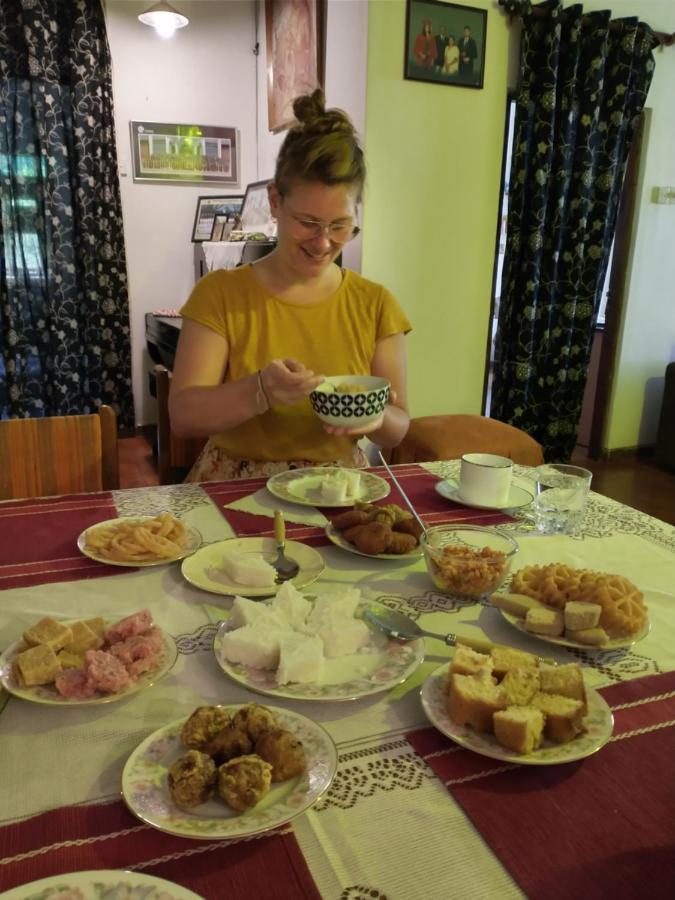 Lady Gordons Homestay Канди Екстериор снимка