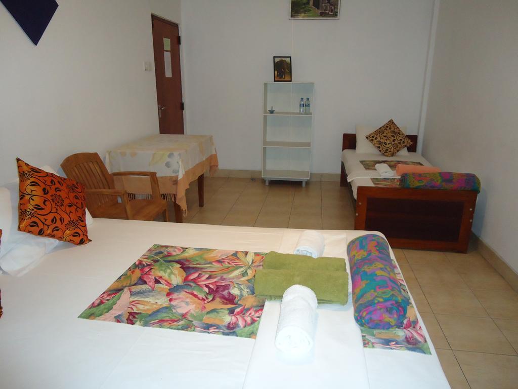 Lady Gordons Homestay Канди Екстериор снимка