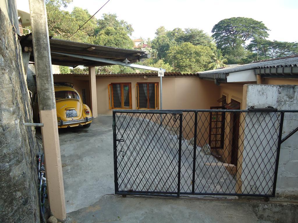 Lady Gordons Homestay Канди Екстериор снимка
