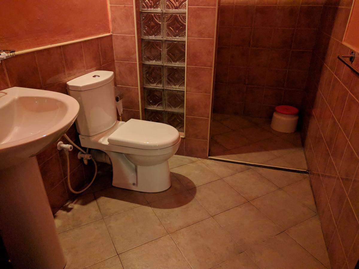 Lady Gordons Homestay Канди Екстериор снимка