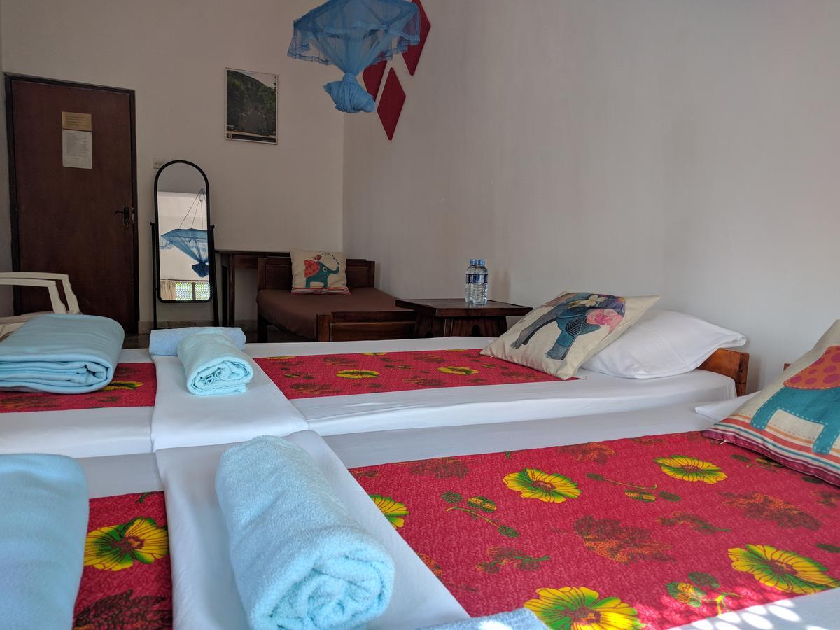Lady Gordons Homestay Канди Екстериор снимка